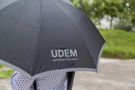 Paraguas UDEM Negro