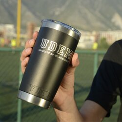 YETI UDEM College 20oz Negro